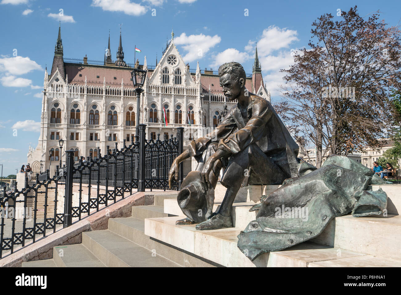 Die Statue von Attila József in Kossuth tér in Budapest, Ungarn Stockfoto