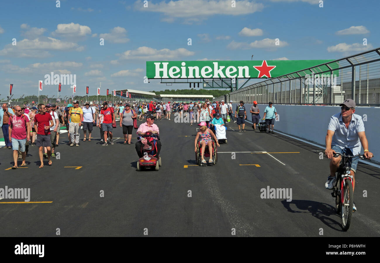 Heineken Bier Bier Werbung auf der britischen Grand Prix, Strecke, Silverstone, Silverstone, Towcester, Northampton, England, UK, NN12 8TL Stockfoto