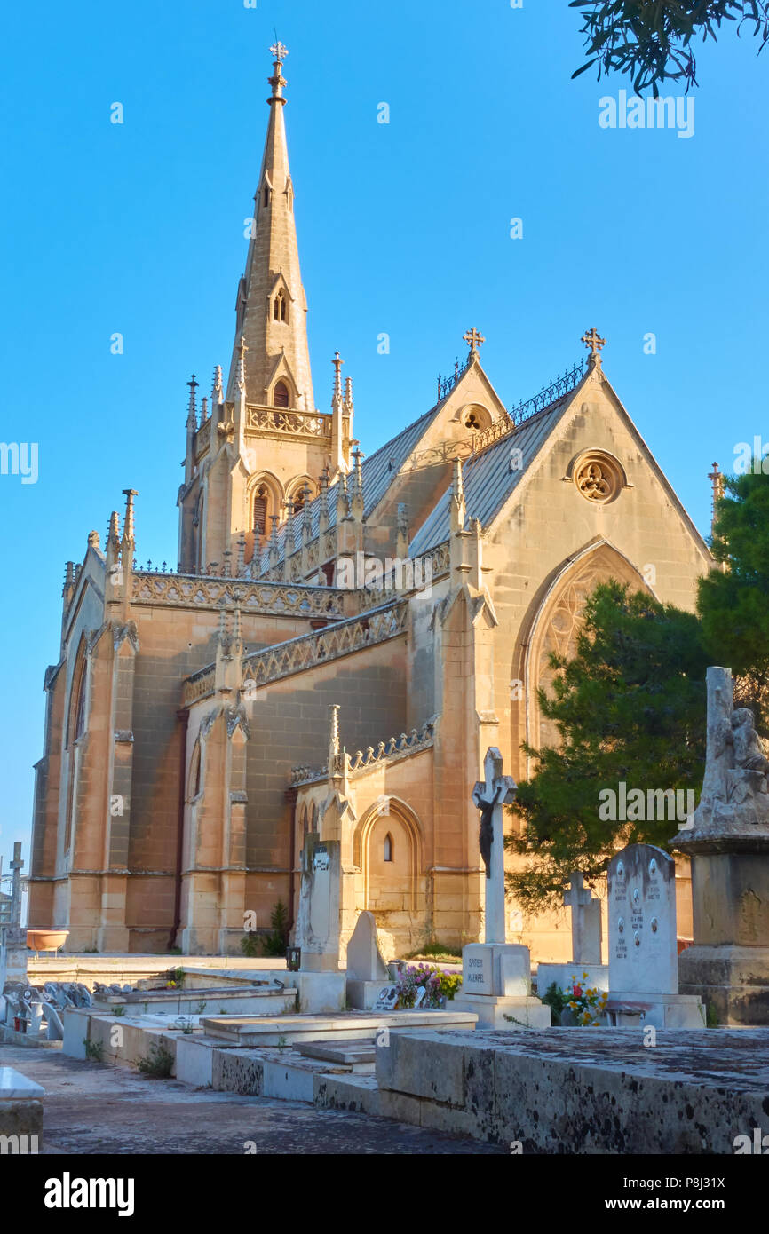 Annäherung an die Kapelle der Addolorata Cemetery in Paola, Malta Stockfoto