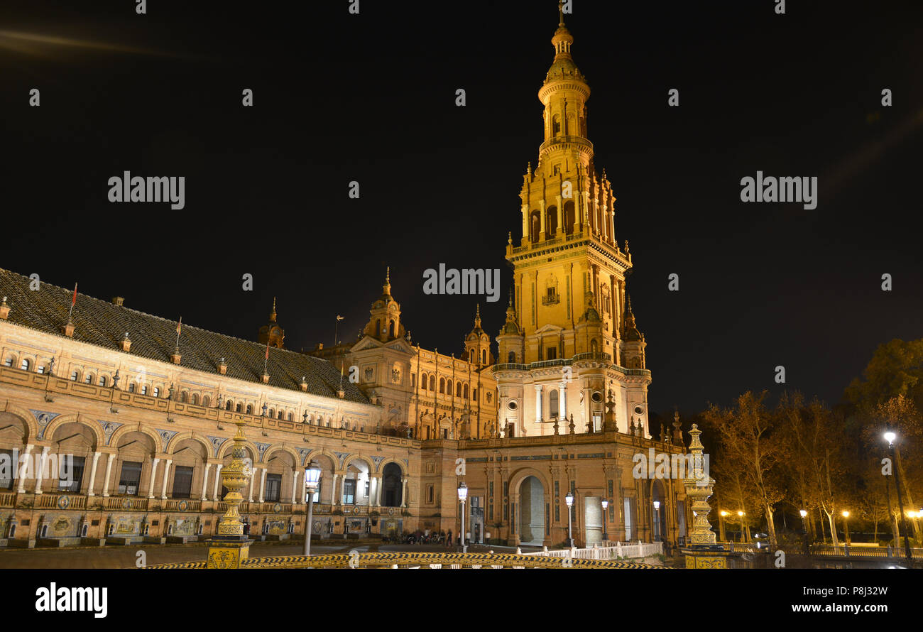 Der Südturm der Plaza Espana, Sevilla, Spanien Stockfoto