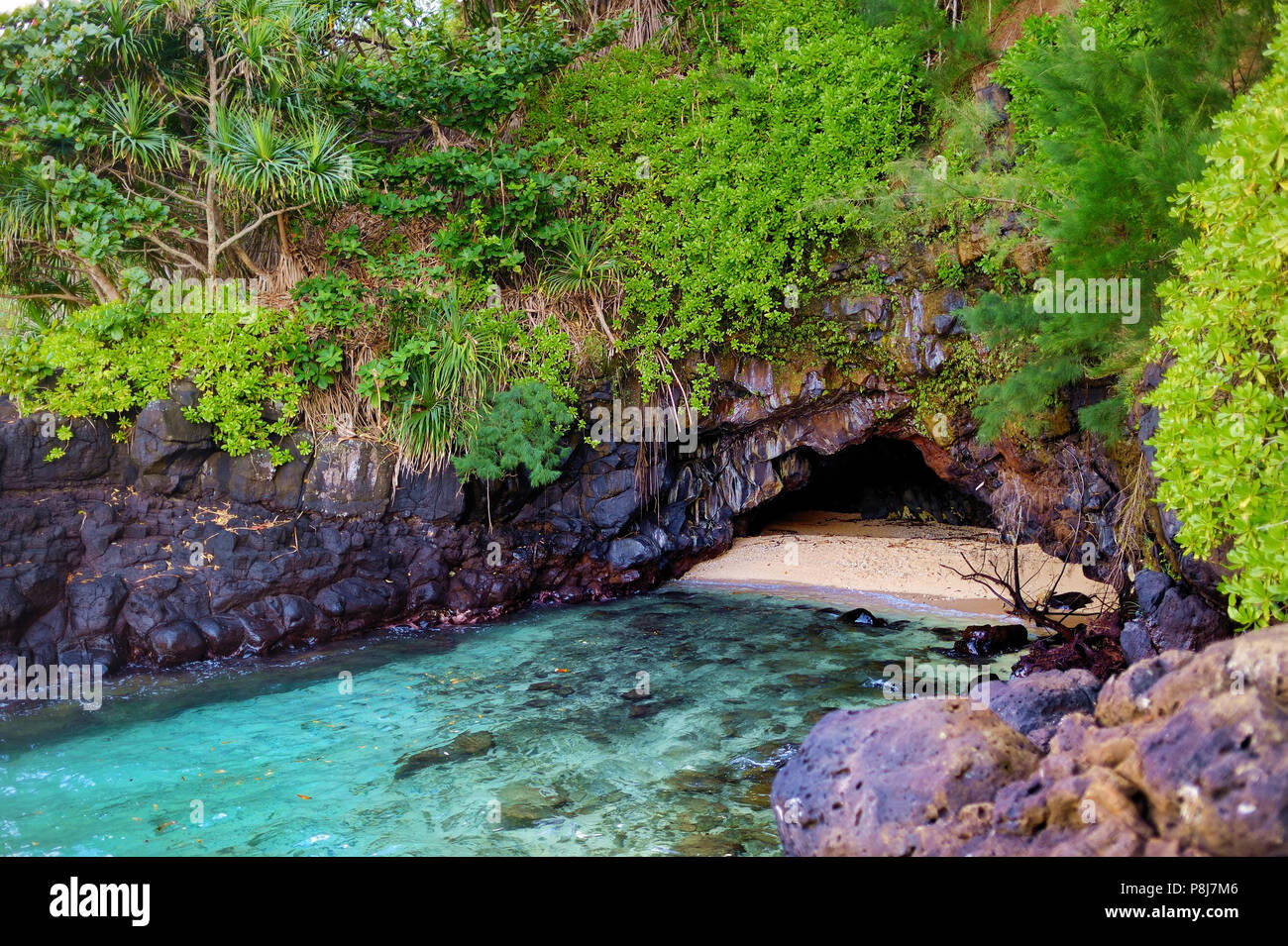 Frisches Wasser Lavahöhlen auf Kauai Insel, Hawaii Stockfoto