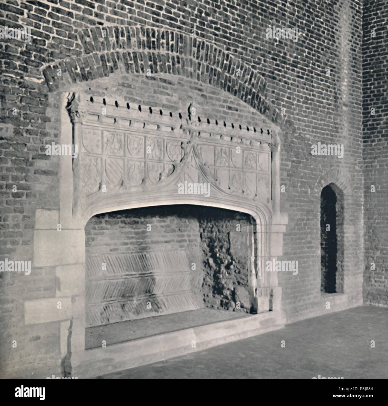 "Chimney-Piece an tattershall Schloss, Lincolnshire', 1927. Artist: Unbekannt. Stockfoto