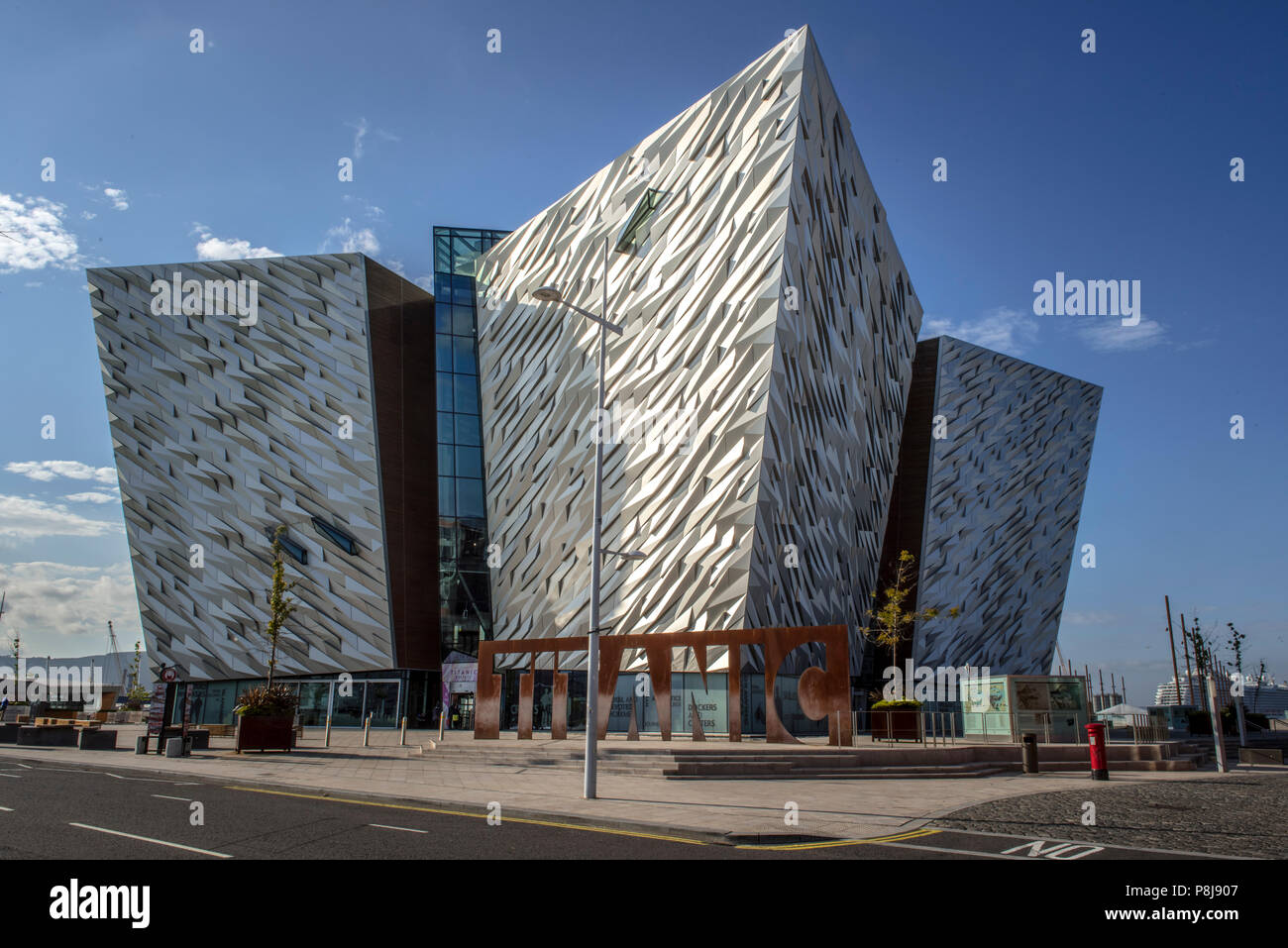 Titanic Museum, Architekten Eric Kuhne, Titanic Quarter, Belfast, Antrim, Nordirland, Vereinigtes Königreich Stockfoto