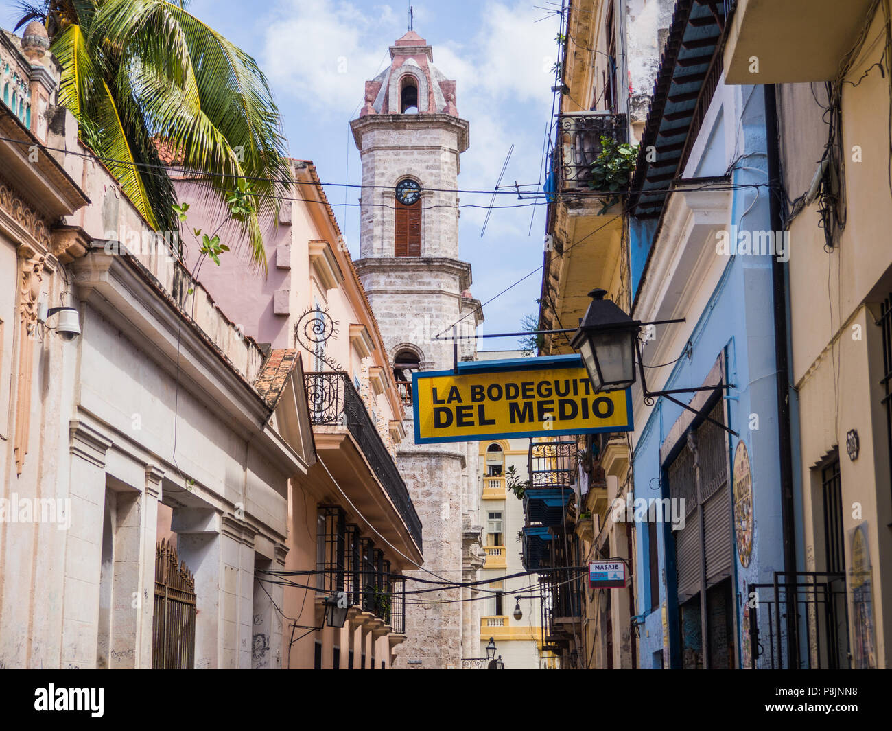 Havanna, Kuba - 20. Februar 2018 La Bodeguita del Medio Bar, Bar, wo Ernest Hemingway trank Mojito Cocktails bekannt Stockfoto