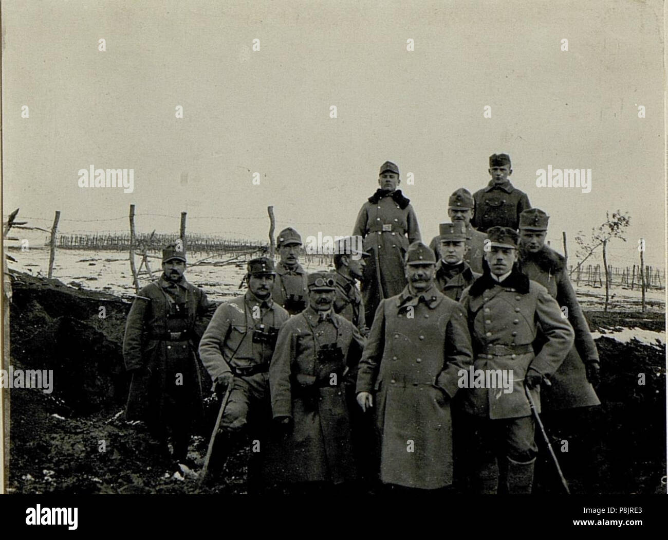 . 526 Sr. Exzl. F.M.L. HOFMANN bei der Inspizierung der Stellungen. (BildID) 15523331 Stockfoto