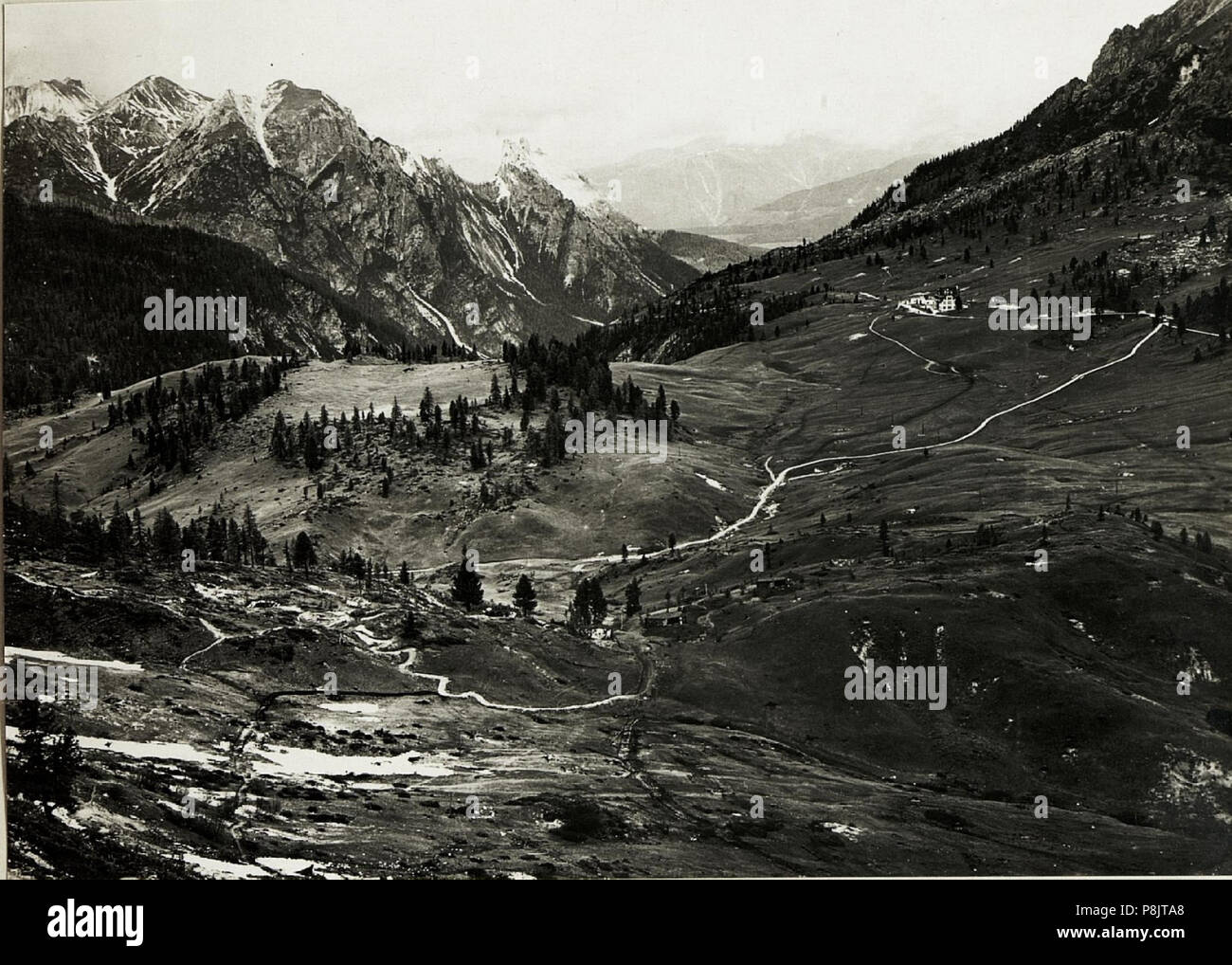 530 Standpunkt Langlauftag gemütlich gegen Norden mit Seehotel Langlauftag gemütlich, Hintergrund Pustertal. (BildID) 15420395 Stockfoto