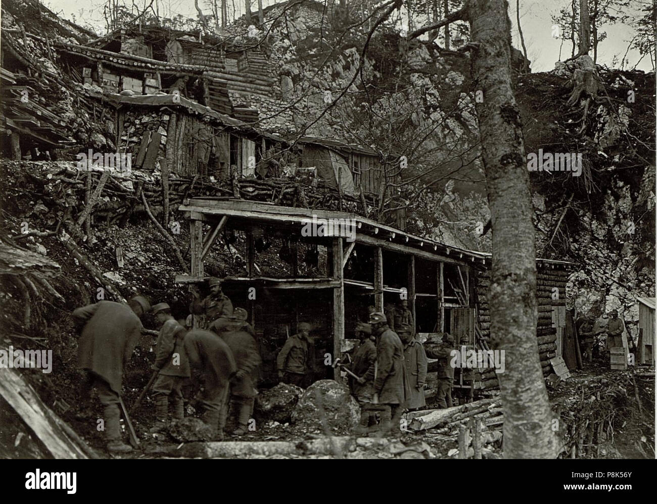 567 Unterkünfte und Magazin beim Abschnittskommando bin Vrsic in der BildID Nordrinne (15462832) Stockfoto