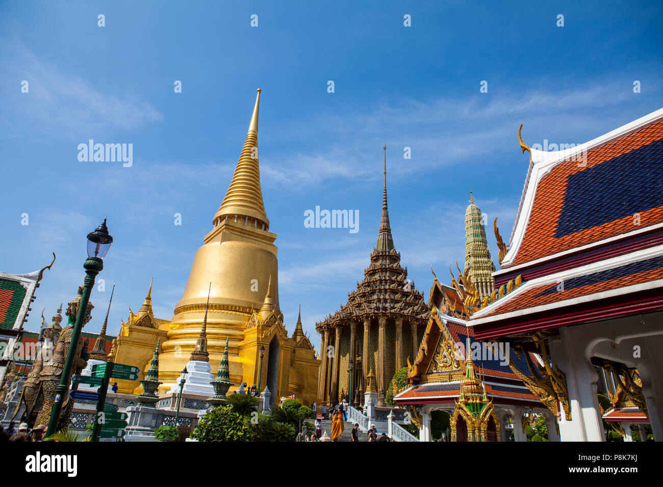Ansicht der Phra Sri Rattana Chedi in Sri Lanka Stil im Wat Phra Keo in Bangkok, Thailand Stockfoto