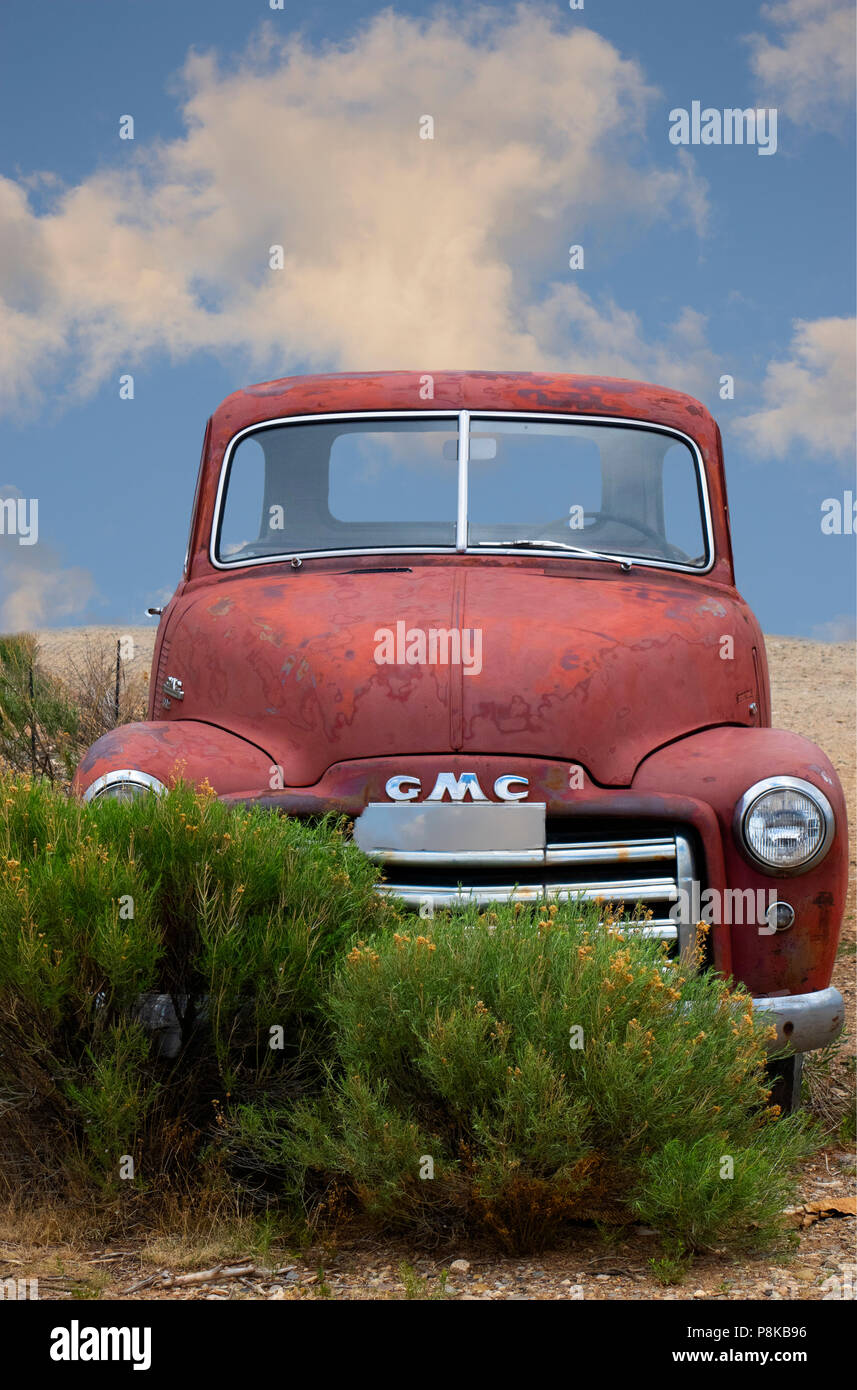 Verlassen 1951 GMC vintage red Pickup Truck, Taos New Mexico Stockfoto