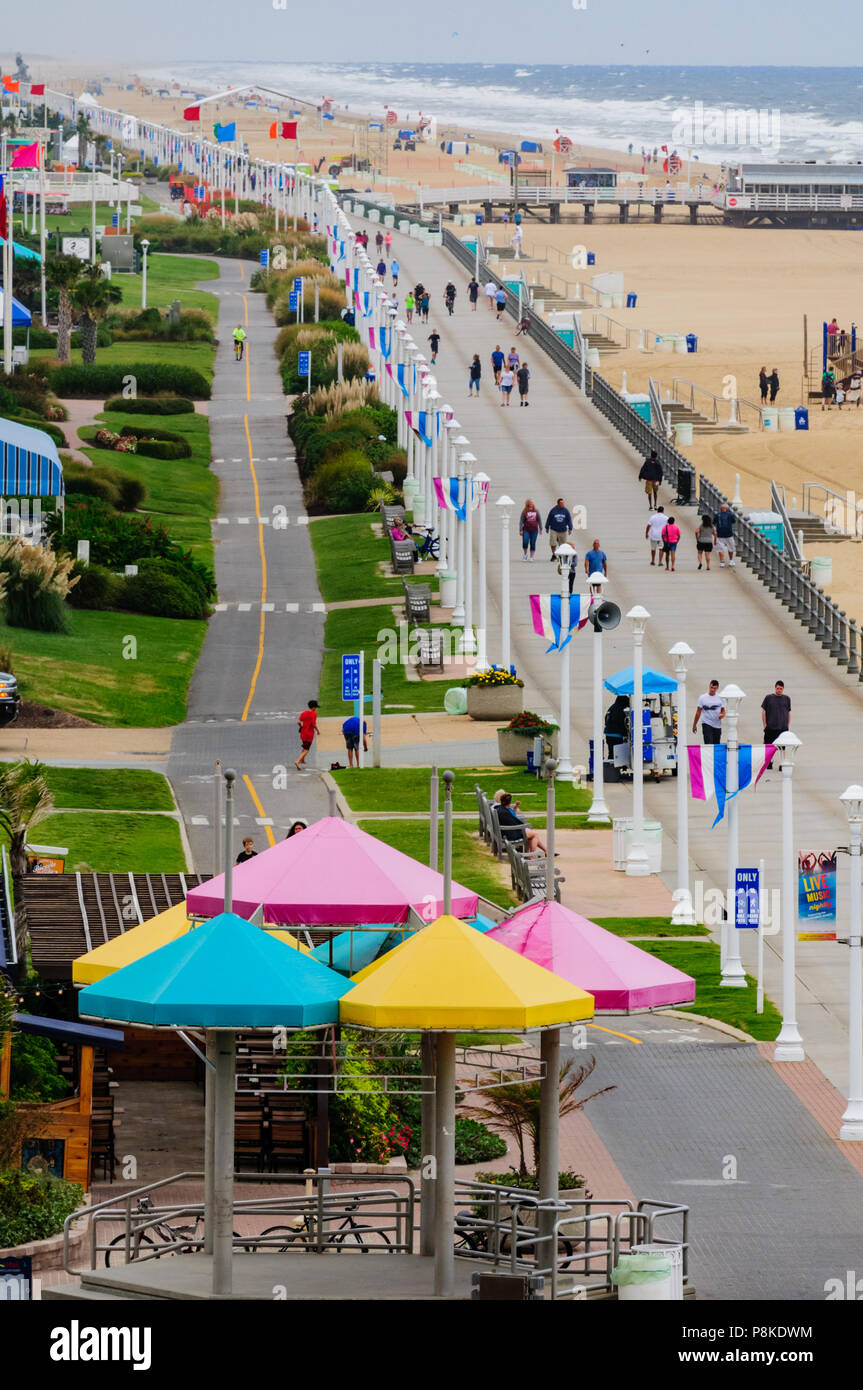Virginia Beach, VA - 31. August 2017: Morgen set-up Aktivitäten auf der Promenade am Labor Day Wochenende in Virginia Beach, VA. Stockfoto