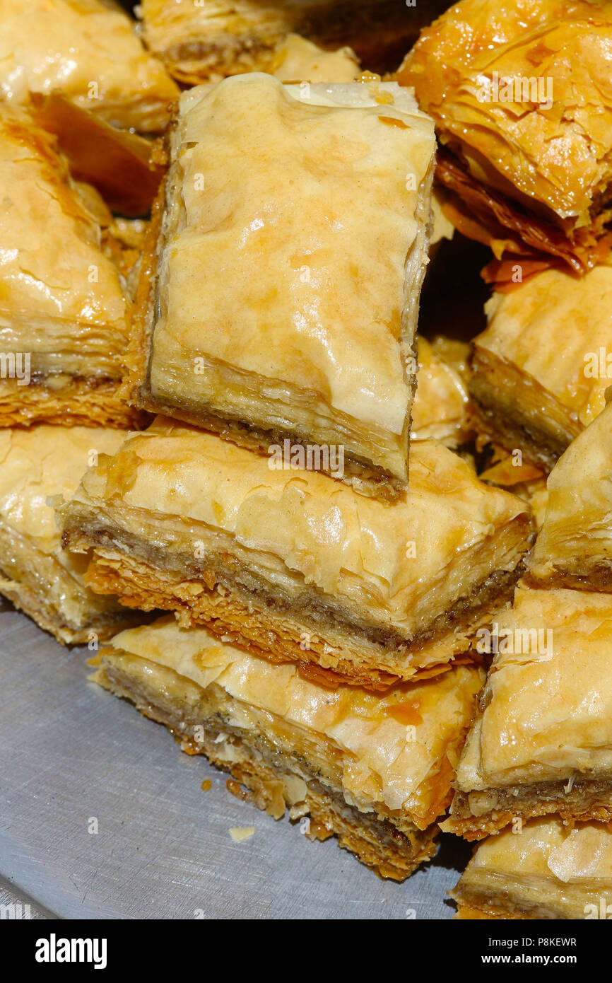 Baklava auf einer Platte Stockfoto