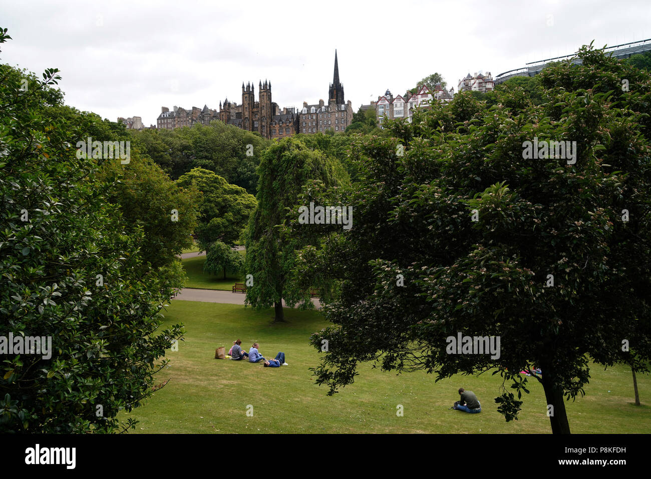 Edinburgh, Schottland, Princes Street Gardens an einem Samstag Nachmittag. Foto von Dennis Brack Stockfoto