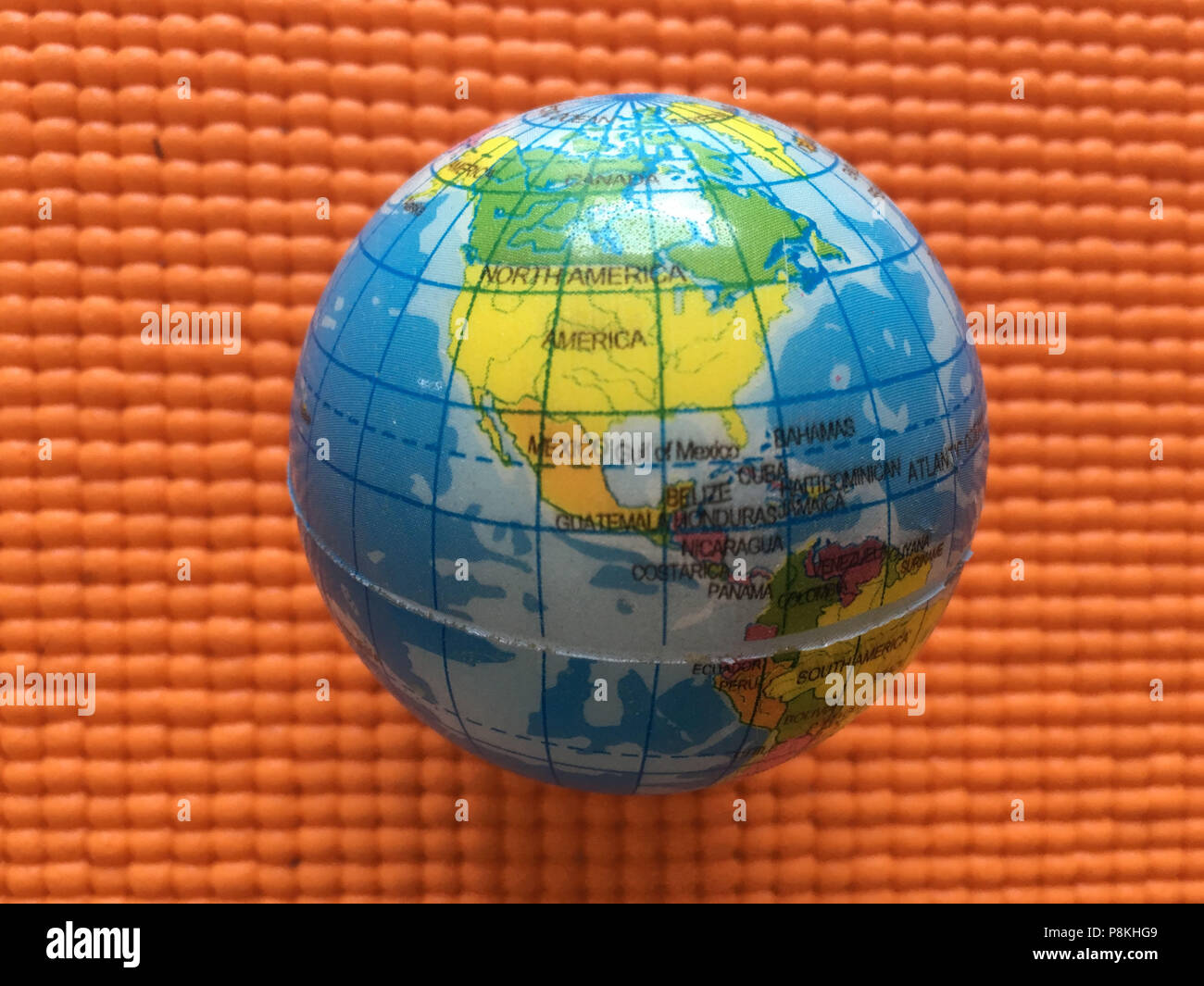 Karte weltweit Globus wie ein Ball Stockfoto