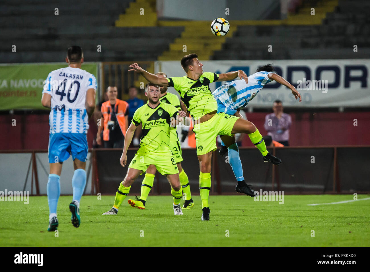 Karadjordje Stadion, Vojvodina, Serbien. 12. Juli 2018. UEFA Europa League Fußball, 1. Qualifizieren, 1 Bein, Spartak Subotica versus Coleraine FC; Mittelfeldspieler Brad Lyons von Coleraine FC Herausforderungen für die Kopfzeile der Credit: Aktion plus Sport/Alamy leben Nachrichten Stockfoto