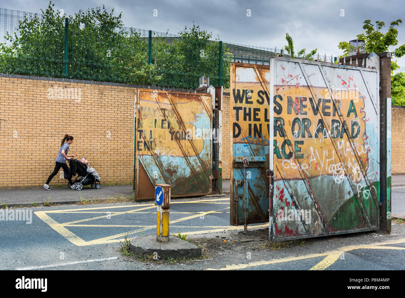 Catholic protestant northern ireland Fotos und Bildmaterial in hoher