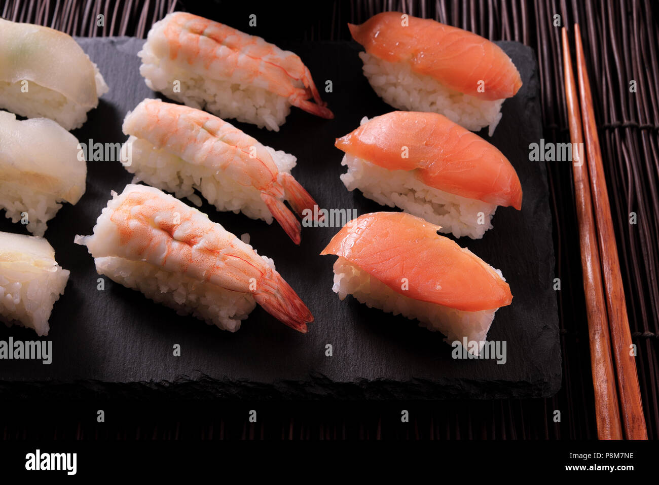 Sushi japanische Küche platter Stäbchen Stockfoto
