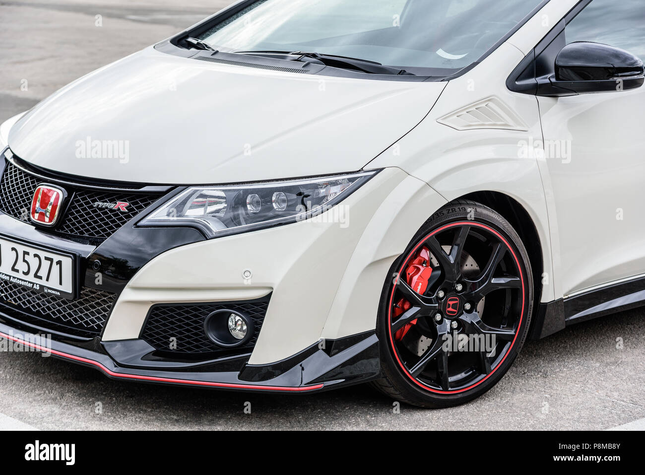 Honda Civic Modell von 2015, auf dem Parkplatz in Makarska, Kroatien. Stockfoto