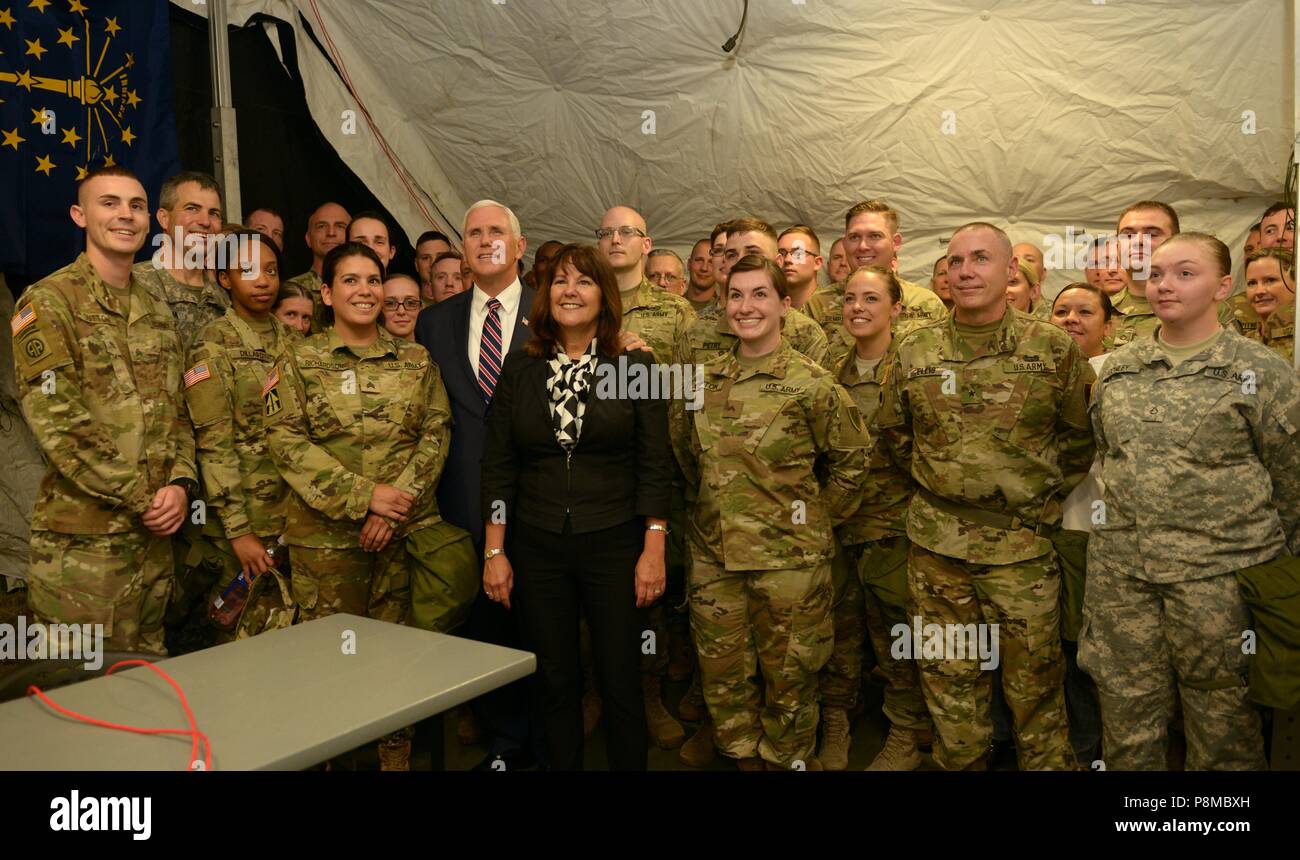 Vice President Mike Pence besucht die Truppen der 38th Infantry Division in Indianapolis für Streitkräfte Tag Mai 18, 2018, 18. Mai 2018. () Stockfoto