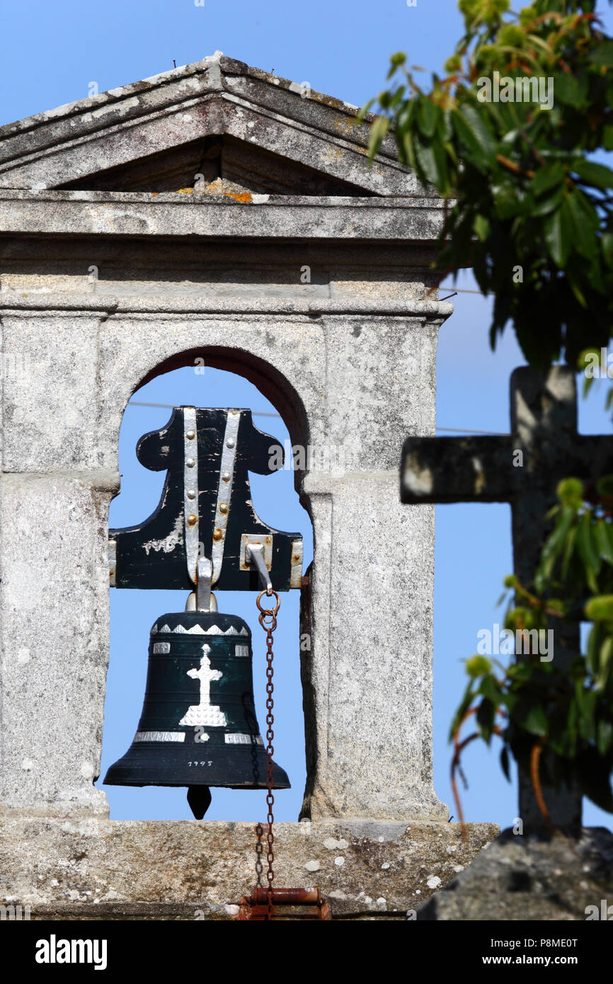 Glockenturm der rustic Kirche, Vila Praia de Ancora, Provinz Minho, Nordportugal Stockfoto