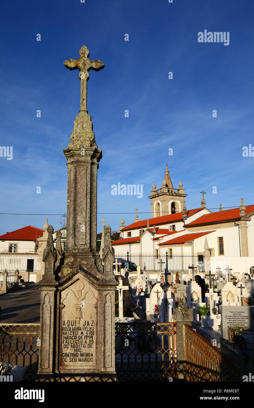 Friedhof und Igreja Matriz Pfarrkirche, Vila Praia de Ancora, Provinz Minho, Nordportugal Stockfoto