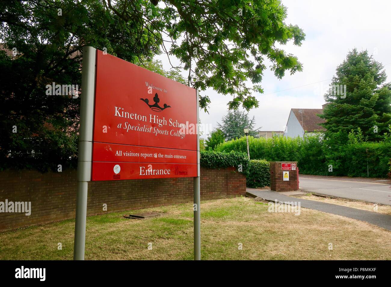 Eingang Kineton High School und Sport Hochschule in Kineton, Wark. Stockfoto