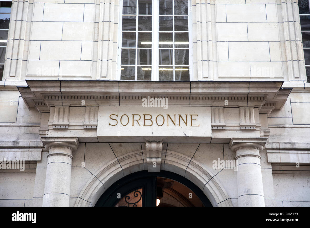 Detail vom Gebäude an der Sorbonne in Paris, Frankreich Stockfoto