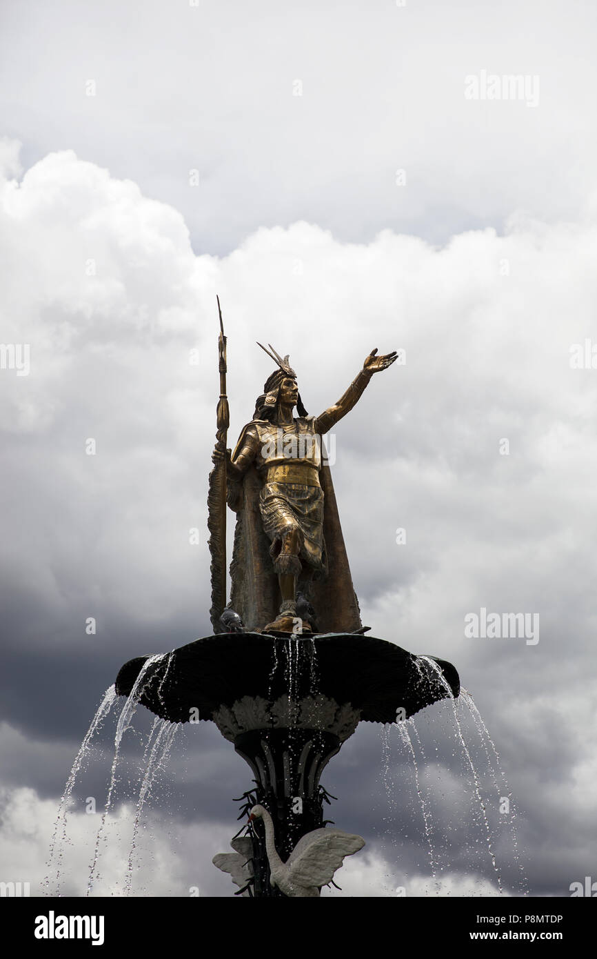 CUSCO, PERU - Januar 1, 2018: Statue des Pachacuti in Cusco, Peru. Pachacuti war 9 Herrscher des Reiches von Cusco und Kaiser des Inkareiches. Stockfoto