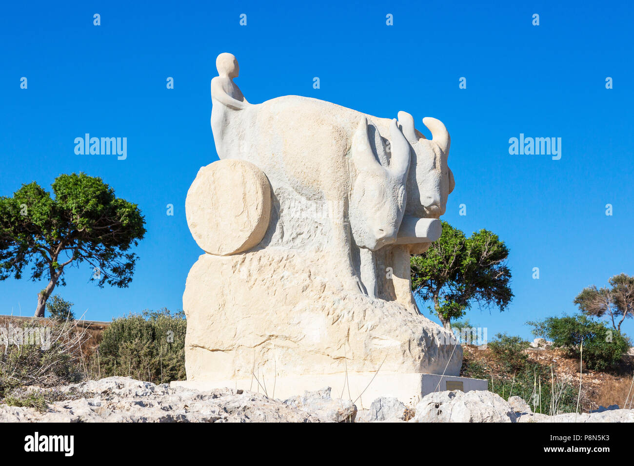 Skulptur 'Zeit' genannt, die von der russischen Bildhauers Andrey Makeev im Jahr 2015, in der Ayia Napa International Sculpture Park, offene Skulptur Museum gelegen, Stockfoto