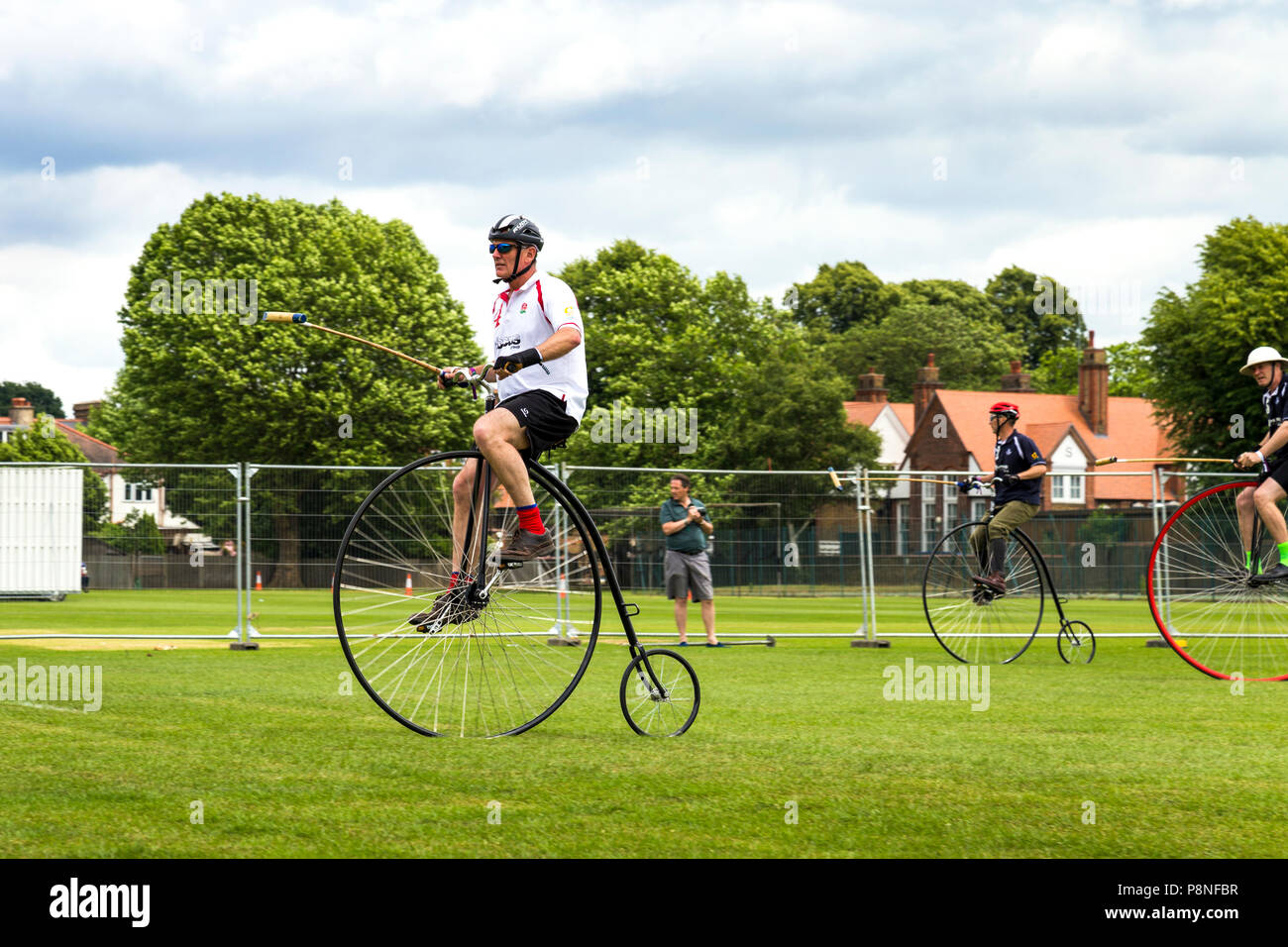 Penny Farthing Polo Match an der Welt Radfahren Revival Festival 2018, London, UK Stockfoto