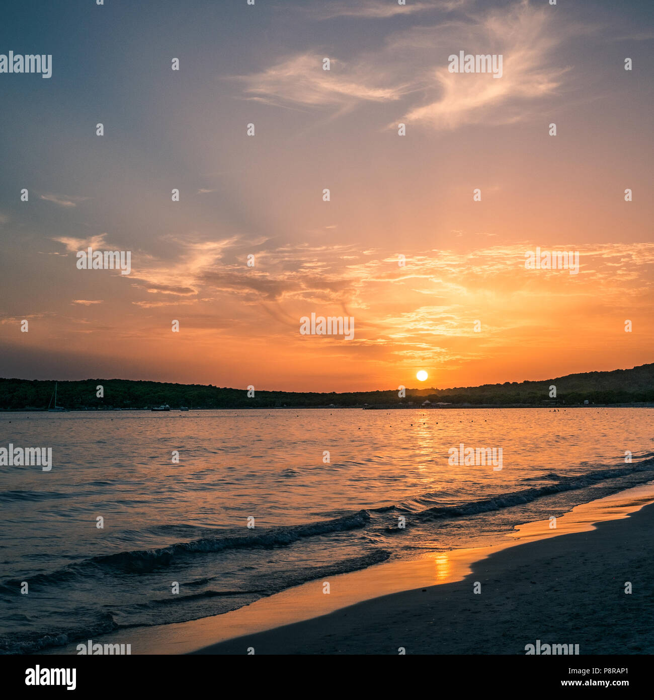 Beautifful Sonnenuntergang am Strand auf Sardinien, Italien. Stockfoto