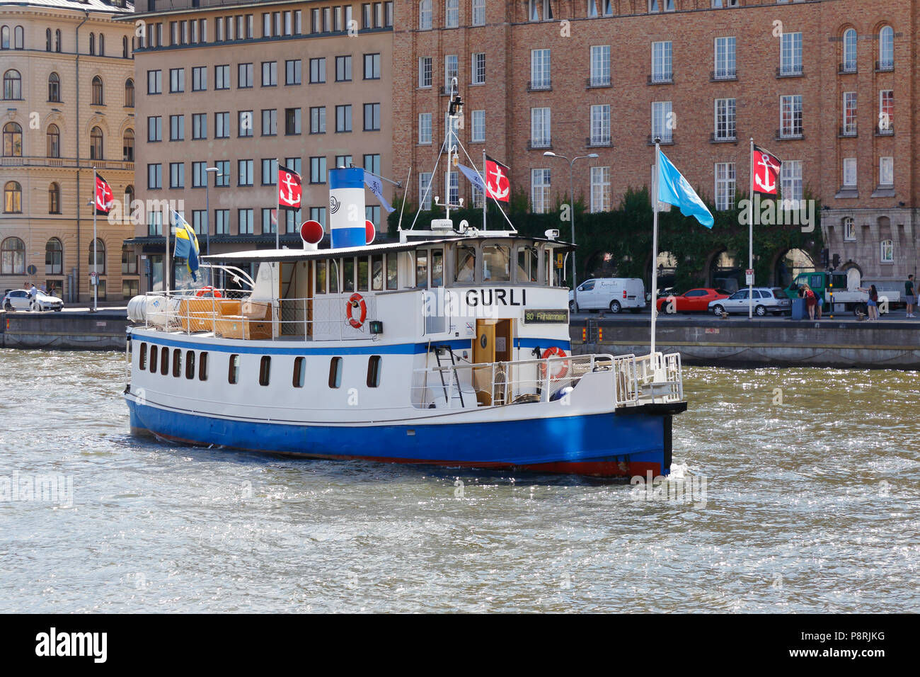 Stockholm, Schweden - 12. Juli 2018: Öffentliche Verkehrsmittel, SL, Boat Service auf Linie 80 mit Ziel Frihamnen an Nybroviken in Stockholm City cente Stockfoto