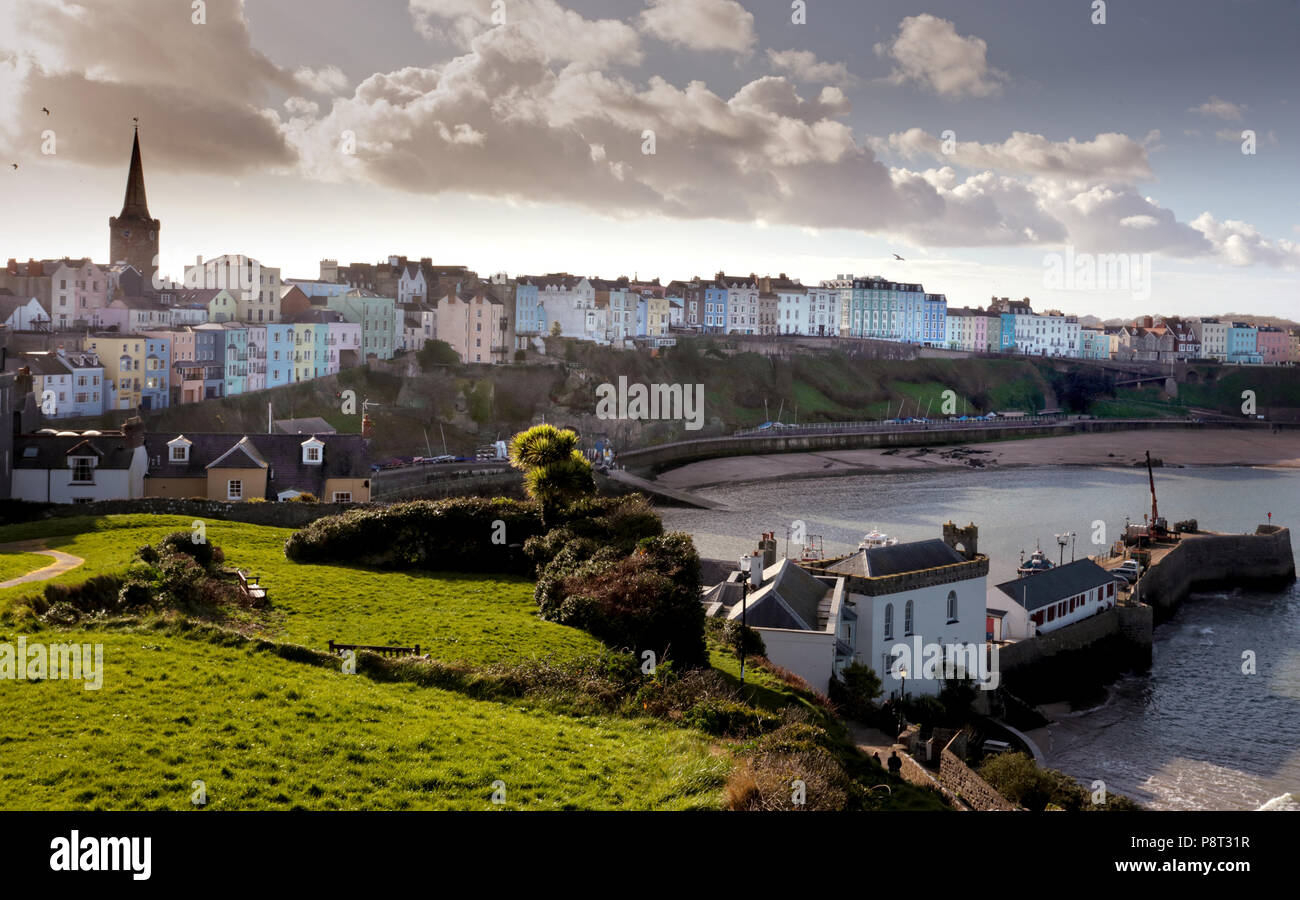 Bemalte Häuser von Tenby, South Wales Stockfoto
