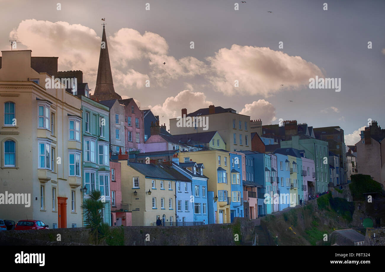Bemalte Häuser von Tenby, South Wales Stockfoto