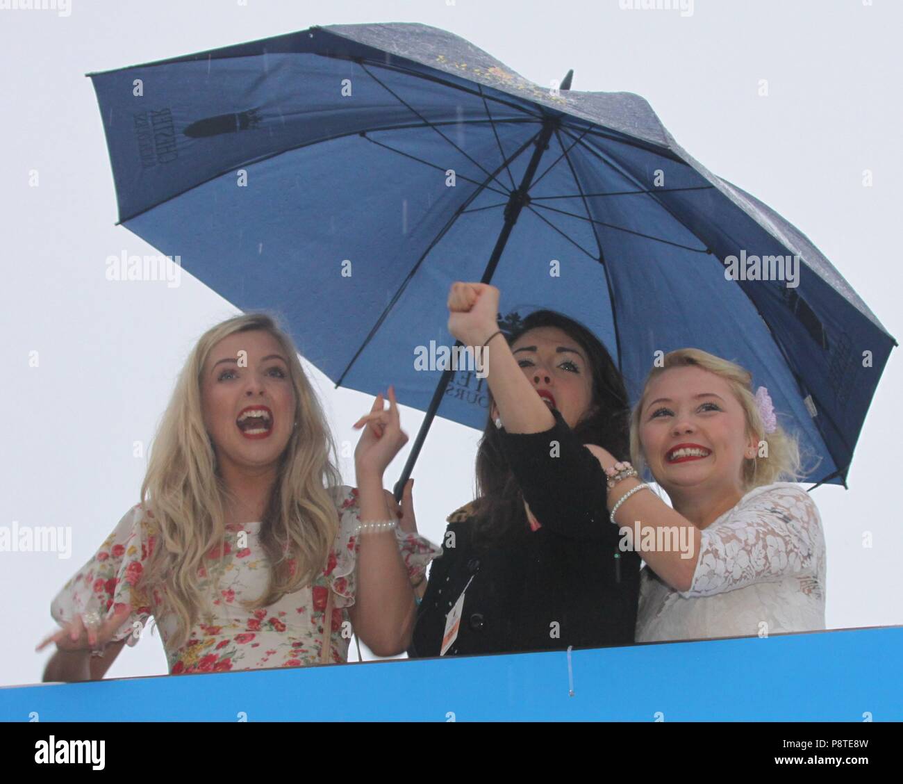 Manchester, UK Soapstars in Manchester City Centre credit Ian Fairbrother/Alamy Stockfotos Stockfoto