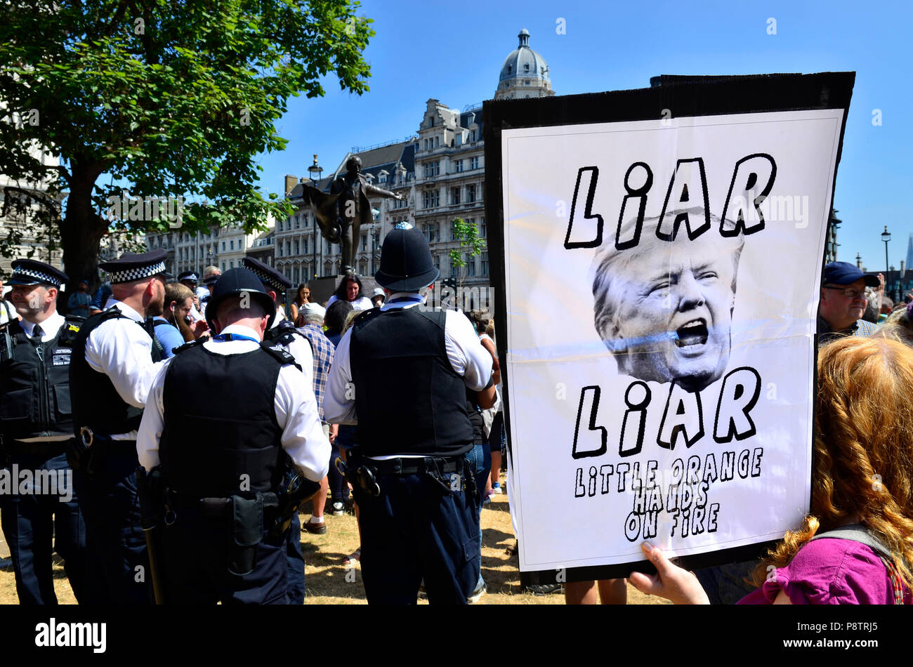 London, 13. Juli. Tausende von Portland Place, dem Parlament Platz gegen Präsident Donald Trump Besuch der UK Credit: PjrFoto/Alamy Leben Nachrichten zu protestieren Stockfoto