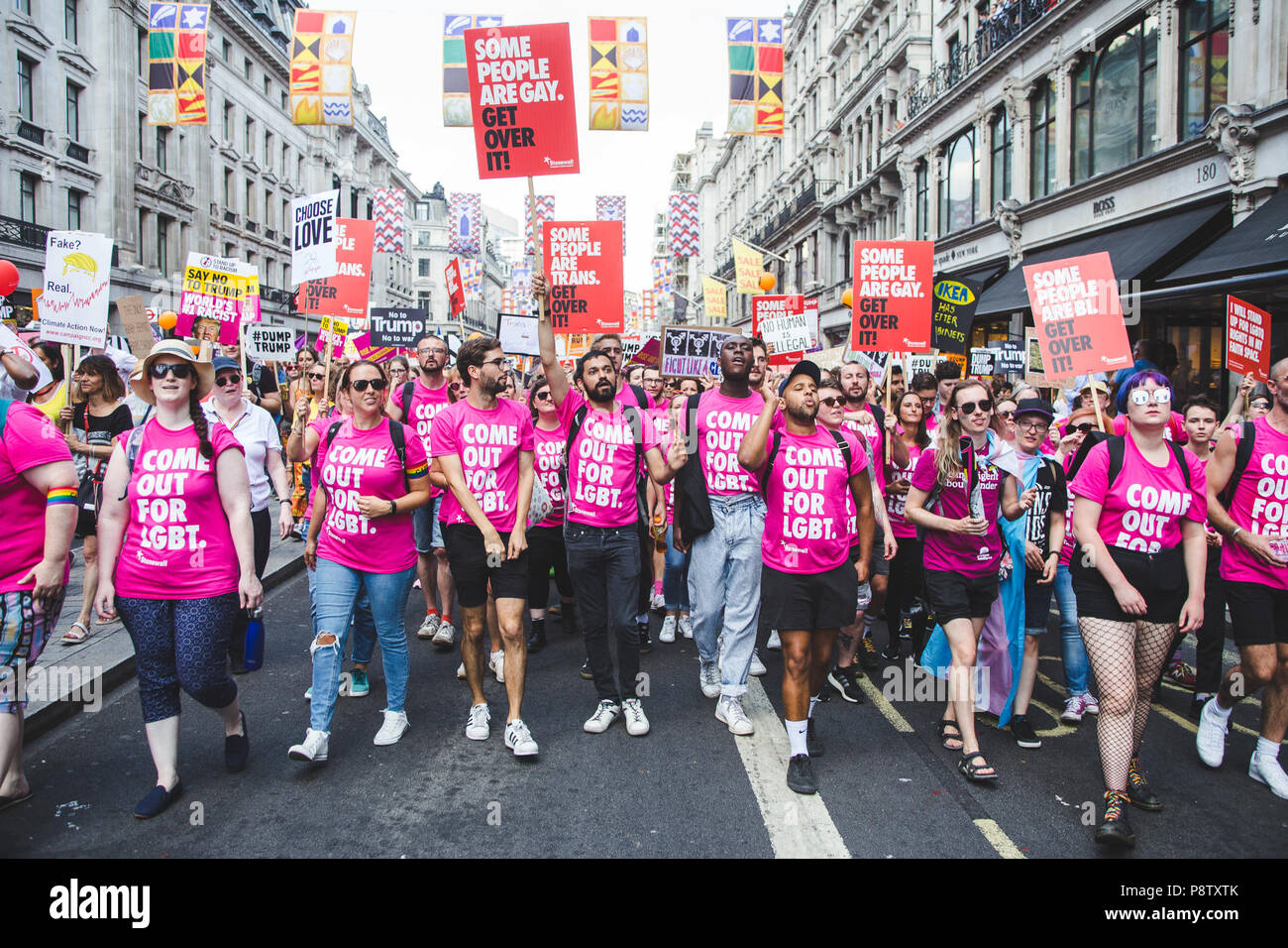 Juli 13, 2018 - Tausende von Menschen gehen auf die Regent Street in London den Besuch von Donald Trump in Großbritannien zu protestieren, als er trifft Theresa May, 2018 Credit: Myles Wright/ZUMA Draht/Alamy leben Nachrichten Stockfoto