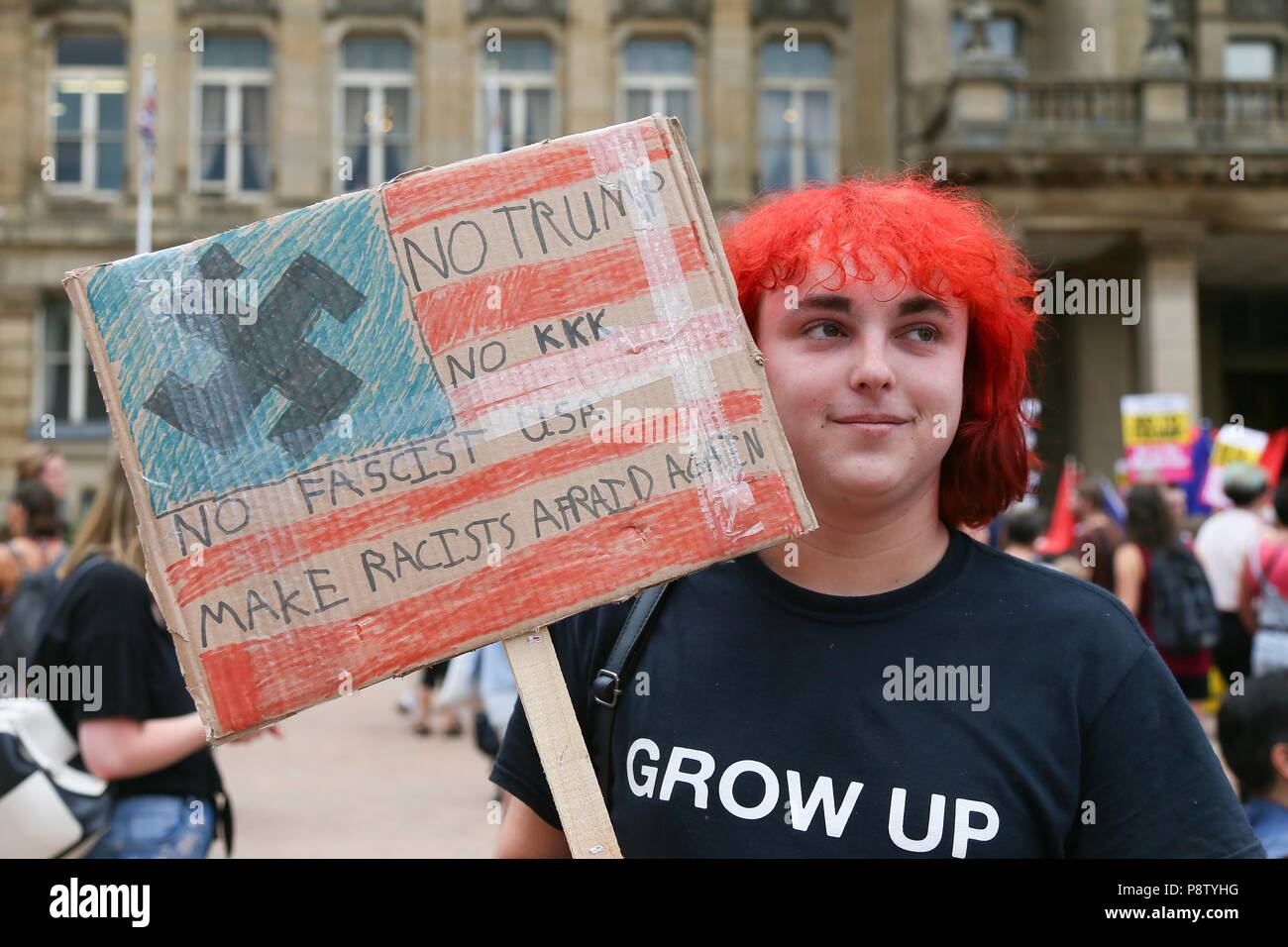 Birmingham, Großbritannien. 13. Juli 2018. Anti Trump Demonstranten in Victoria Square, Birmingham. Peter Lopeman/Alamy leben Nachrichten Stockfoto