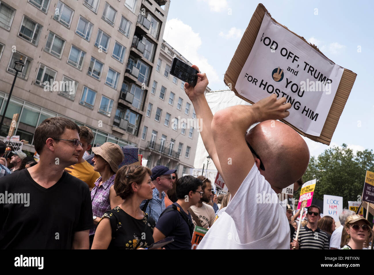 London, United Kingdon. 13. Juli 2018. 100.000 protestieren in London gegen den Besuch von US-Präsident Donald Trump. Credit: Mike Abrahams/Alamy leben Nachrichten Stockfoto London, United Kingdon. 13. Juli 2018. 100.000 protestieren in London gegen den Besuch von US-Präsident Donald Trump. Credit: Mike Abrahams/Alamy leben Nachrichten Stockfoto