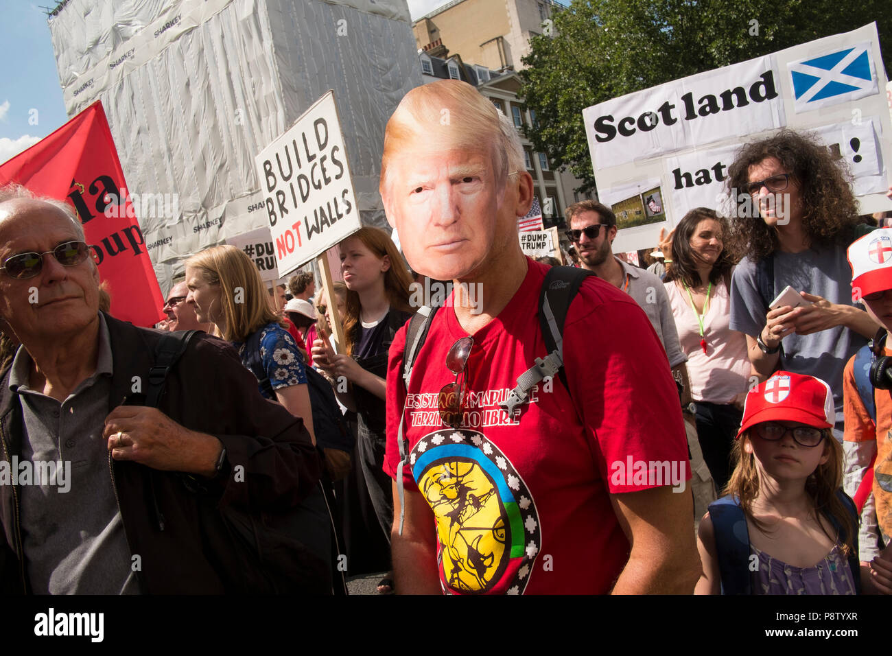 London, United Kingdon. 13. Juli 2018. 100.000 protestieren in London gegen den Besuch von US-Präsident Donald Trump. Credit: Mike Abrahams/Alamy leben Nachrichten Stockfoto London, United Kingdon. 13. Juli 2018. 100.000 protestieren in London gegen den Besuch von US-Präsident Donald Trump. Credit: Mike Abrahams/Alamy leben Nachrichten Stockfoto