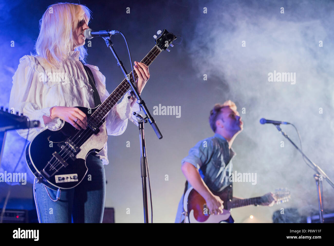 Henham Park, Suffolk, Großbritannien. 13. Juli 2018. Laura Marling und Mike Lindsay spielen zusammen in Klumpen - Die 2018 Latitude Festival, henham Park. Suffolk, 13. Juli 2018 Credit: Guy Bell/Alamy leben Nachrichten Stockfoto