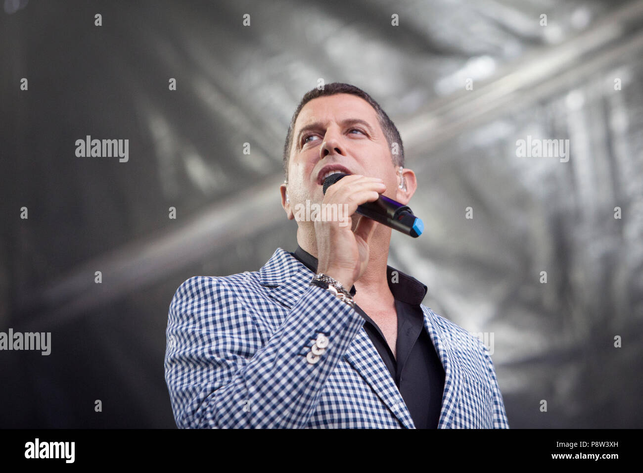 Edinburgh, Schottland. UK. 13. Juli. Il Divo führt als Teil der UK-Tour 2018 im Edinburgh CastleÕs Esplanade am 13. Juli 2018. Im Bild: SŽbastien Izambard. Foto: Pako Mera/Alamy Leben Nachrichten. Stockfoto