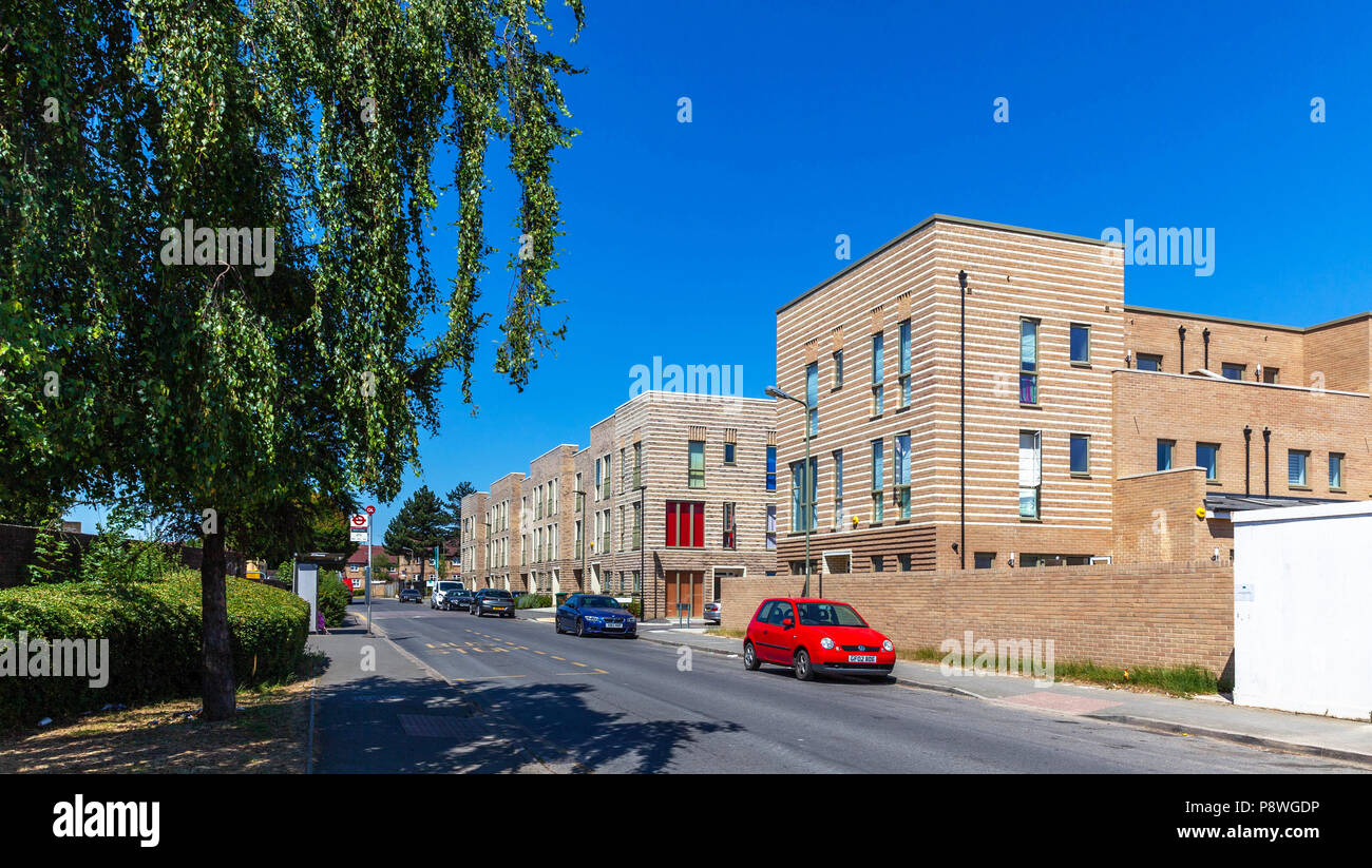 Wohnblocks auf Corner Mead, Colindale, Greater London, NW9, England, Großbritannien. Stockfoto