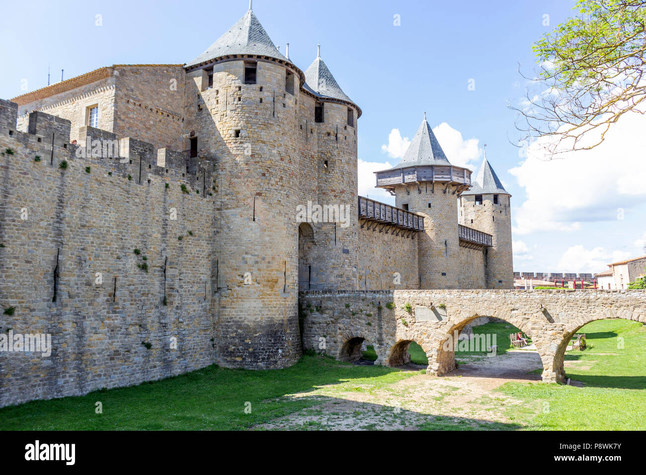 Die mittelalterliche Cité von Carcassonne, Französisch Departement Aude, Occitanie Region, Frankreich. Das Château Comtal. Stockfoto