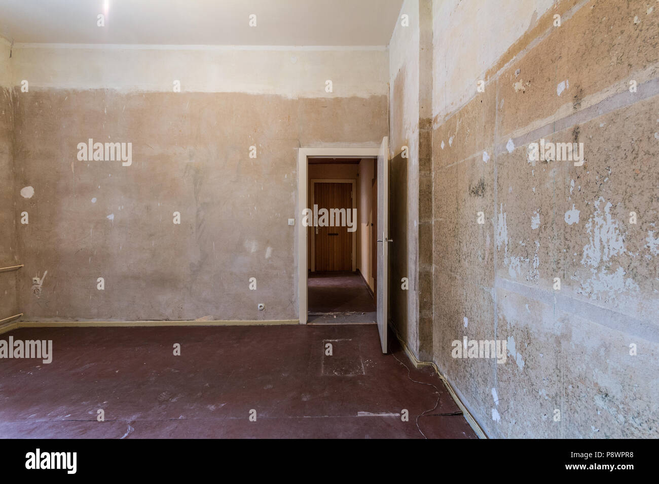 Leeren Raum vor der Sanierung - Renovieren Wohnung Stockfoto