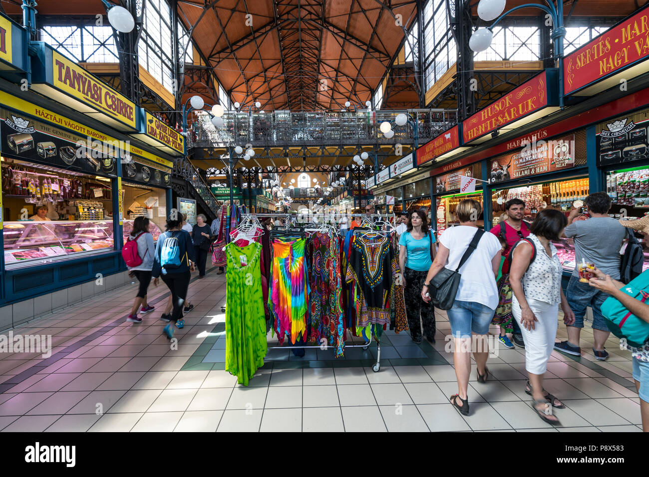Blick von der überdachten Markthalle von Budapest, Ungarn Stockfoto
