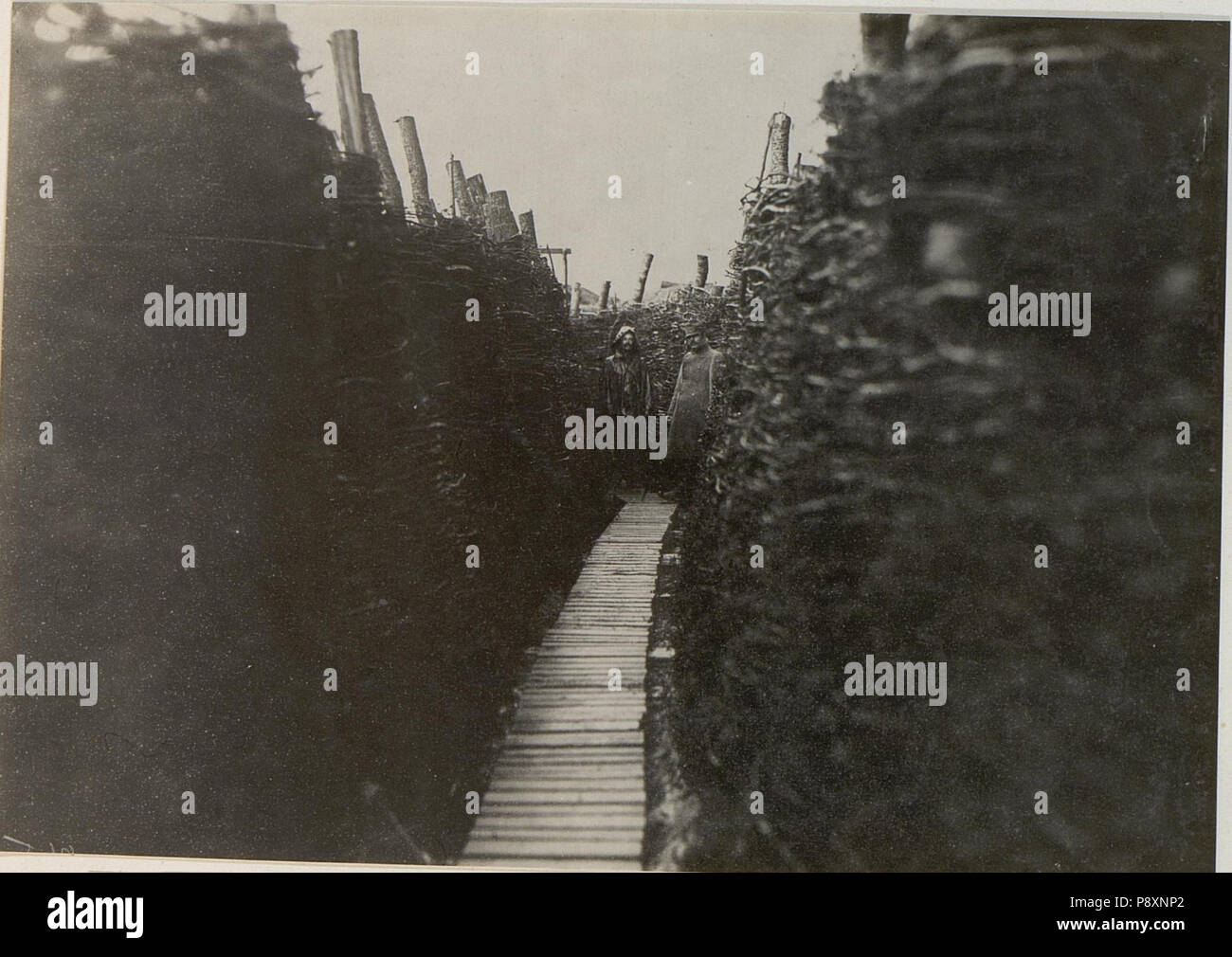 . 270 Ein laufgraben in der Stellung BildID Prokopiwna (15441656) Stockfoto