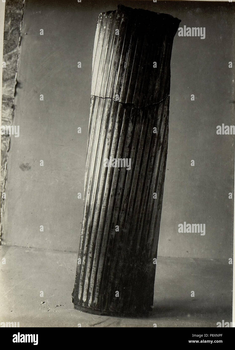 270 Ein Stück der bei der Rohrzerreissung am 17. März 1916 abgefeuerten Accessoire. (Herstellungsort Streiteben II, Nro. 13. 1915) (BildID) 15468718 Stockfoto