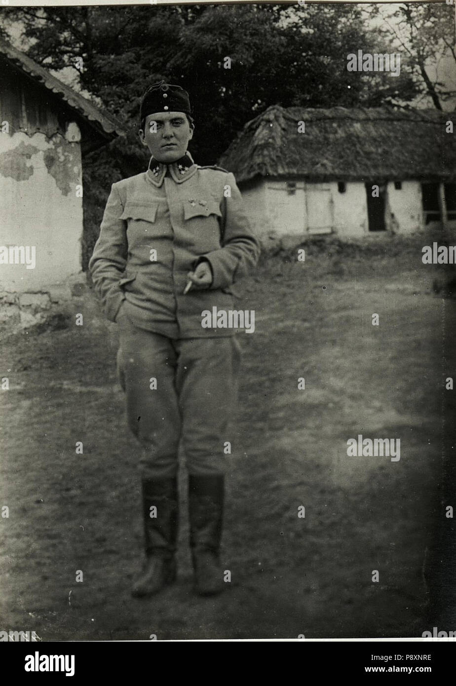 271 Eine Ukrainerin heldenmütige. Frl. Jarema Kuz der Ukr. Legion beim Korps FML. Hofmann. (BildID) 15432679 Stockfoto