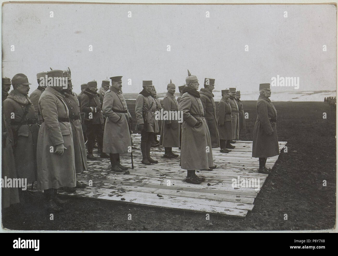 . 277 Erzherzog Friedrich beim Vorbeimarsch der Truppen des Korps Hofmann (BildID) 15438943 Stockfoto