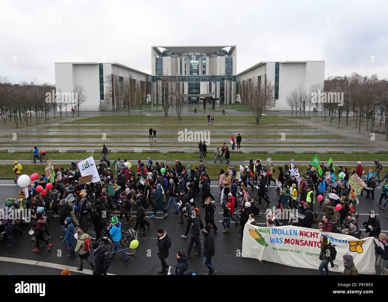 Berlin, Deutschland, Demo - Wir sind krank! Vor dem Bundeskanzleramt. Stockfoto